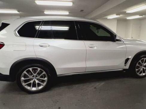 Used 2025 BMW X5 xDrive40i w/ Premium Package AWD/4WD image 9