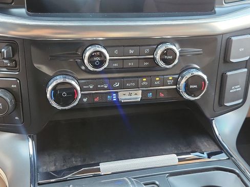 Used 2022 Ford F150 Lariat w/ Equipment Group 502A High AWD/4WD image 11