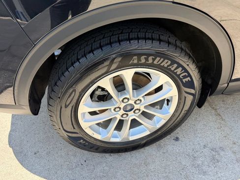 Certified 2021 Ford Escape SE FWD image 9