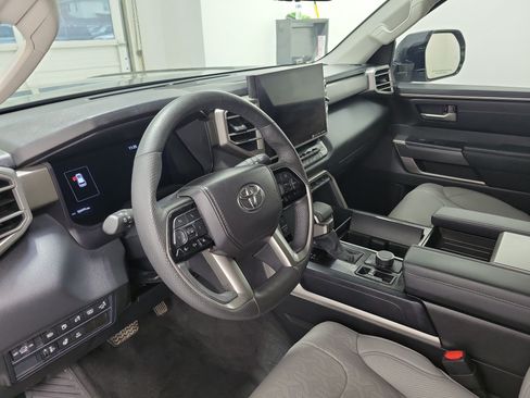 Used 2024 Toyota Sequoia SR5 w/ SR5 Premium Package AWD/4WD image 18