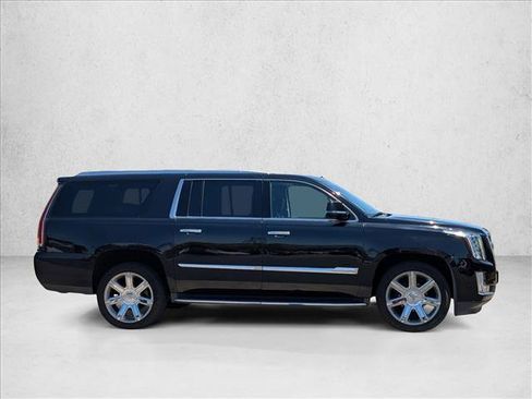 Used 2020 Cadillac Escalade ESV Luxury RWD image 4