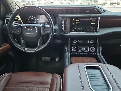 Used 2024 GMC Yukon XL Denali Ultimate AWD/4WD image 21