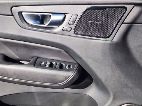 Used 2023 Volvo XC60 B5 Ultimate w/ Climate Package image 12