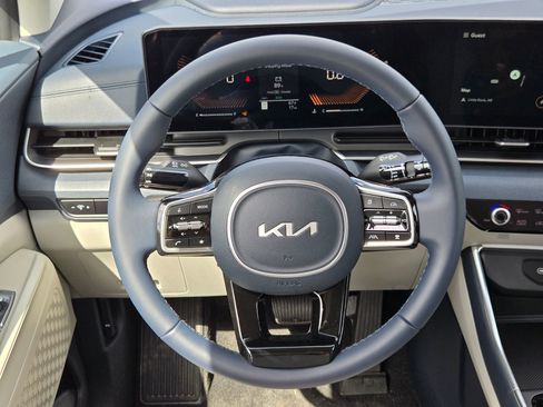 New 2026 Kia Carnival EX image 25