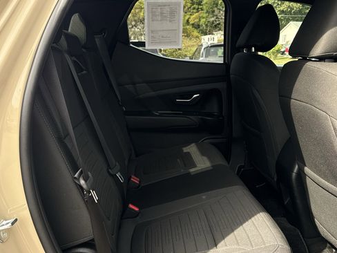 Used 2023 Hyundai Santa Cruz SE image 20