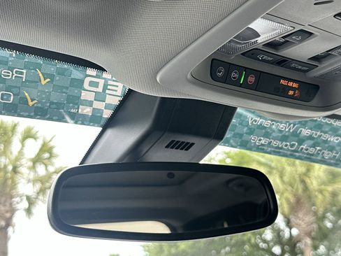 Used 2022 Chevrolet Equinox Premier FWD image 29