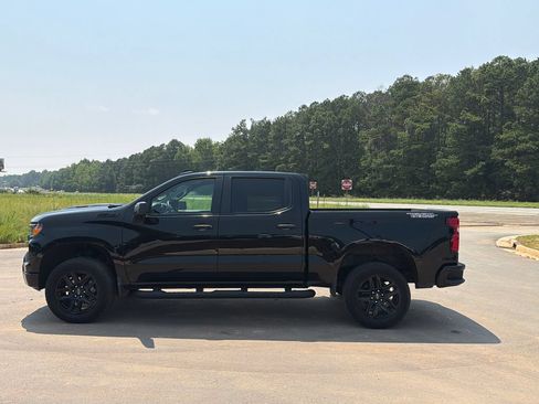 Used 2025 Chevrolet Silverado 1500 Custom Trail Boss w/ Turbomax Blackout Package AWD/4WD image 28