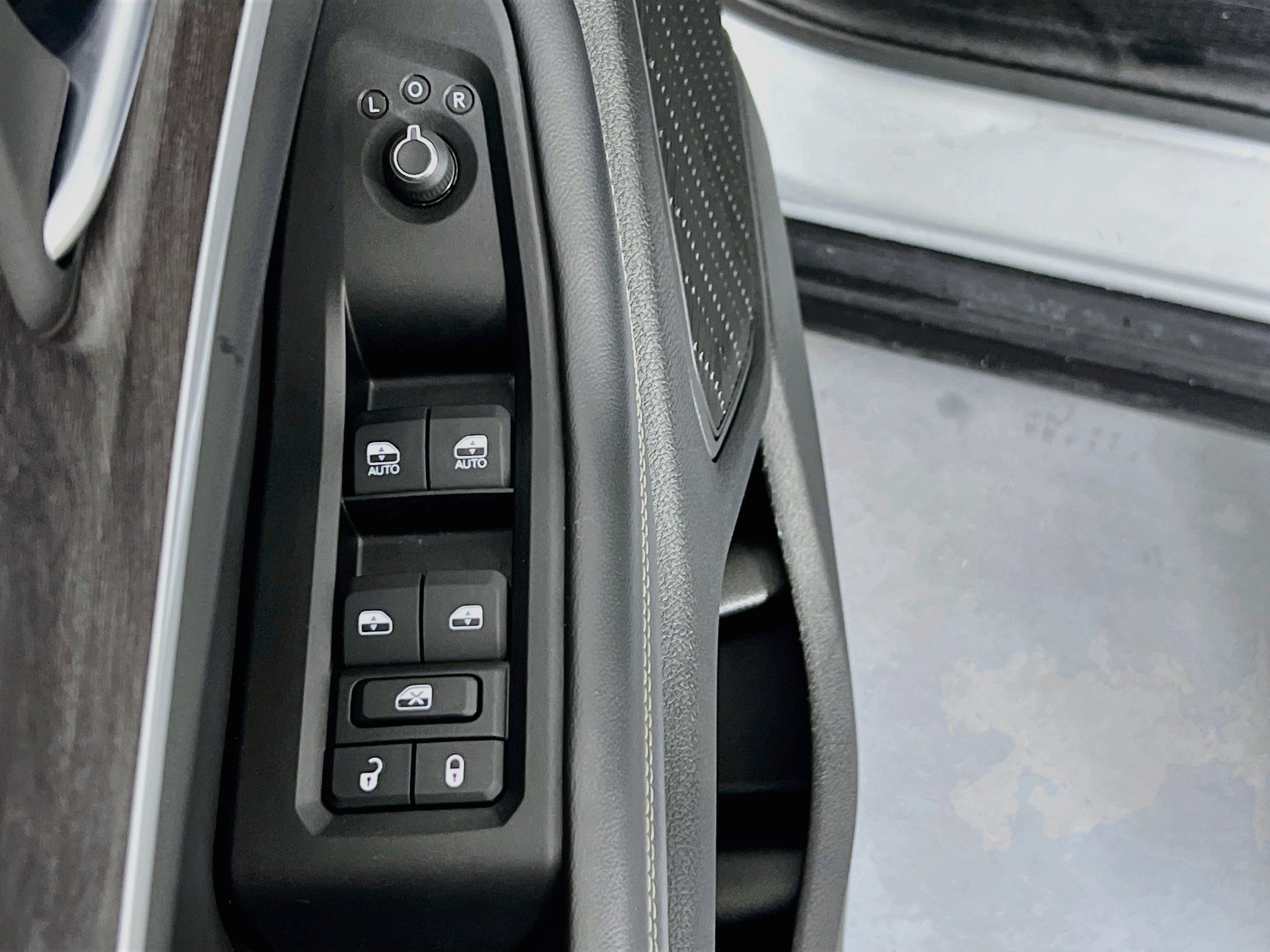 Used 2023 Jeep Grand Cherokee Limited AWD/4WD image 18