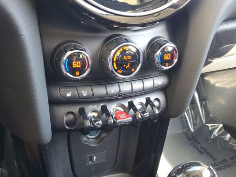 Used 2023 MINI Cooper 2-Door Hardtop image 26