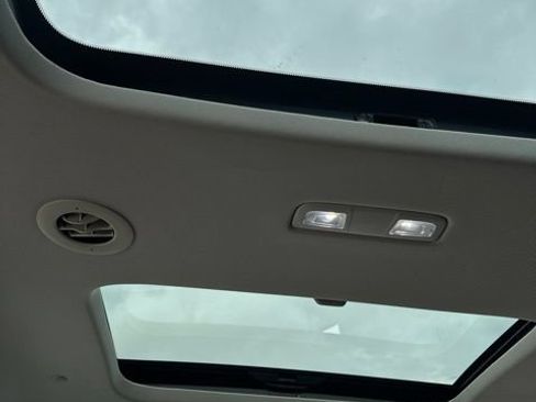 Used 2018 Chevrolet Traverse High Country AWD/4WD image 23