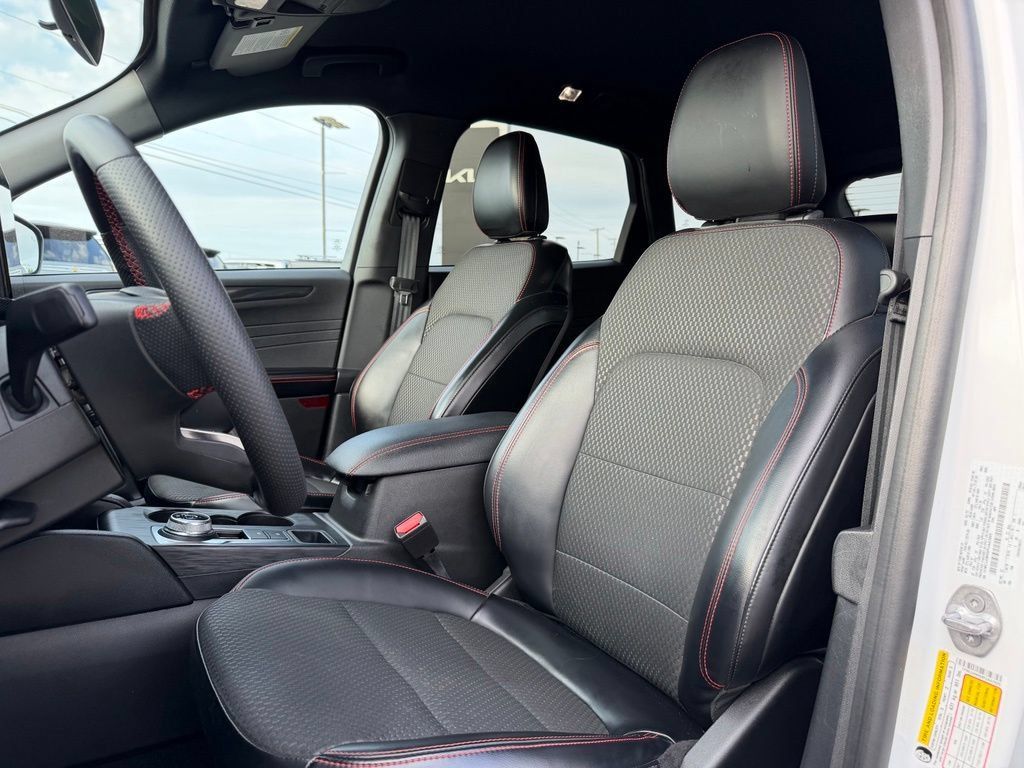 Used 2023 Ford Escape ST-Line w/ Tech Pack #1 FWD image 11