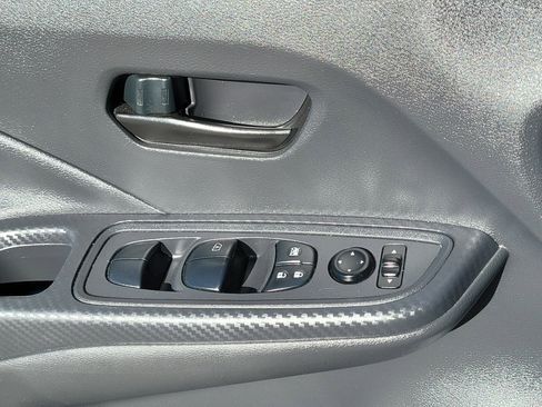 Used 2021 Nissan Versa S image 18