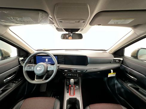 New 2025 Nissan Kicks SR image 9