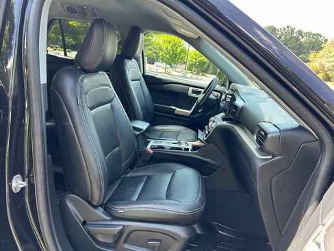Used 2023 Ford Explorer XLT RWD image 45