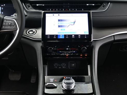 New 2025 Jeep Grand Cherokee Limited image 31