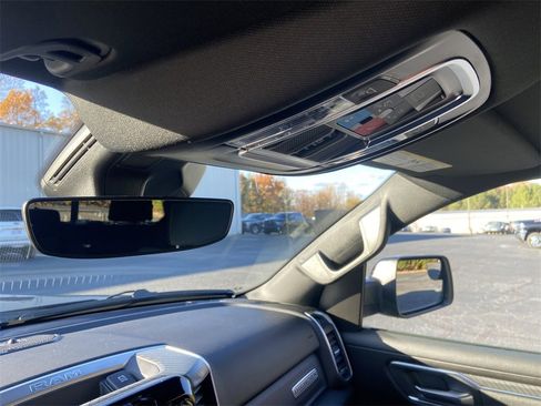 New 2026 RAM 1500 4x4 Crew Cab image 22