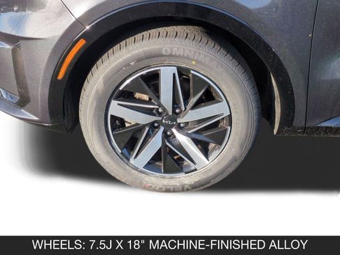 Used 2022 Kia Sorento S image 11