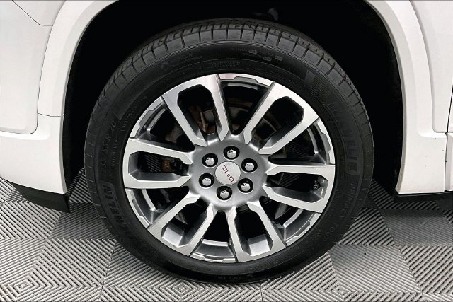 Used 2023 GMC Acadia Denali w/ Trailering Package AWD/4WD image 10