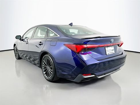 Certified 2021 Toyota Avalon XSE image 5
