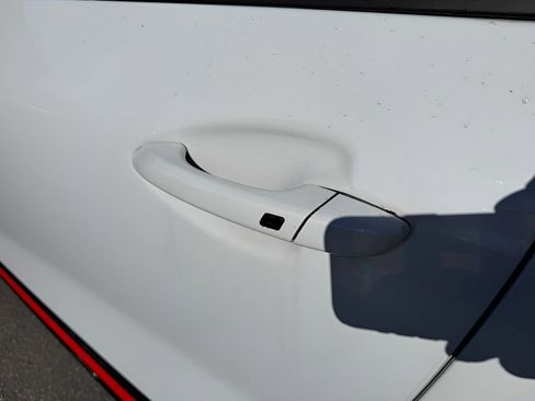 Used 2020 Hyundai Veloster N image 15