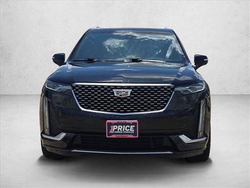 Used 2021 Cadillac XT6 Premium Luxury FWD image 2