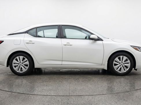 Used 2025 Nissan Sentra S FWD image 11