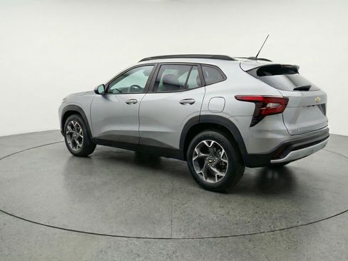 Used 2025 Chevrolet Trax LT image 6