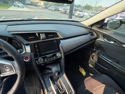 Used 2017 Honda Civic EX image 9