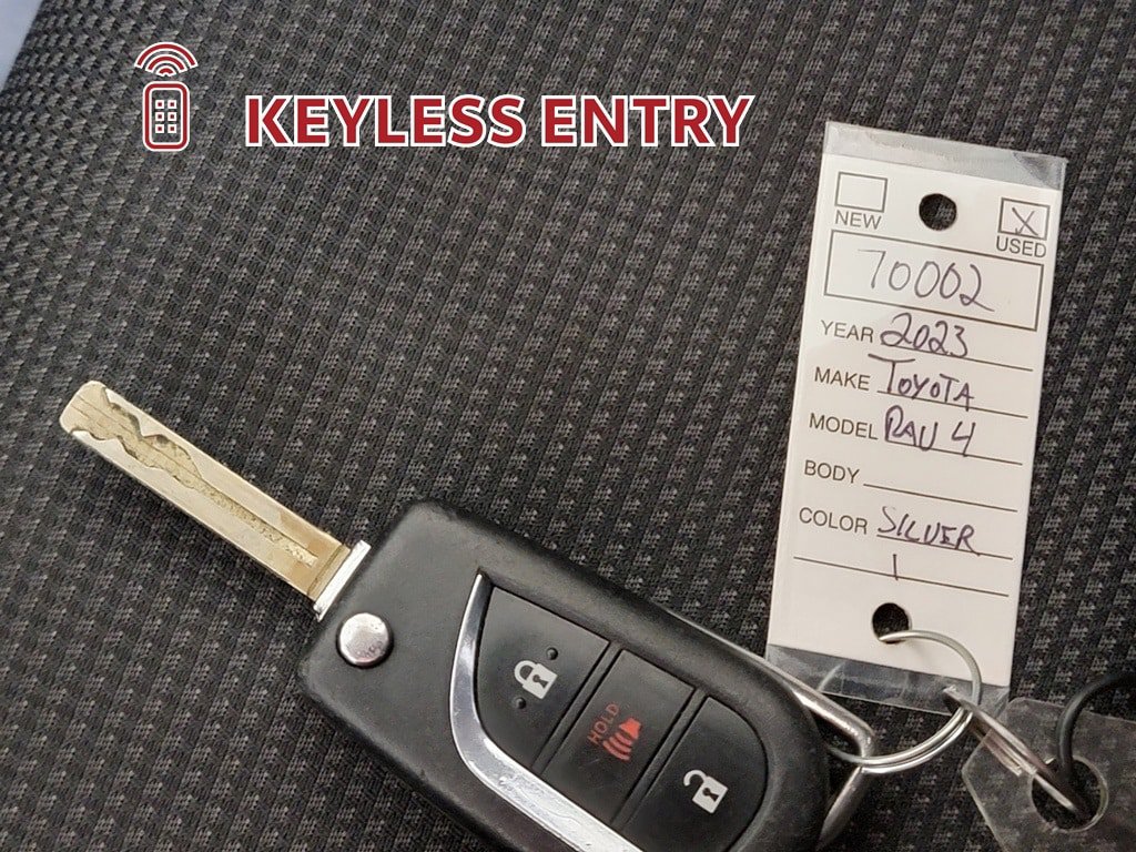 Used 2023 Toyota RAV4 LE AWD/4WD image 28