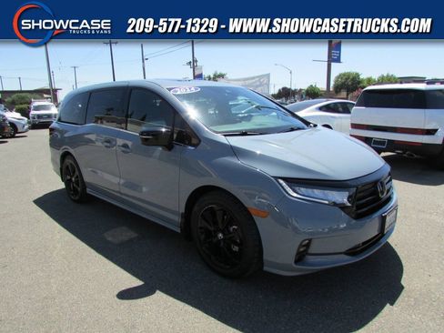Used 2024 Honda Odyssey Sport image 1