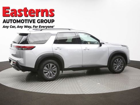 Used 2025 Nissan Pathfinder SV FWD image 42