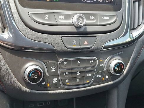 Certified 2022 Chevrolet Equinox RS w/ Infotainment Package image 17