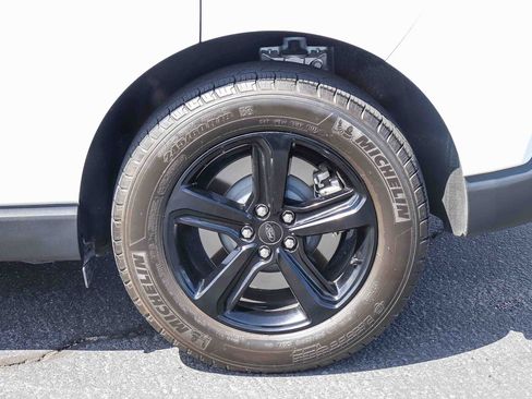 Certified 2023 Ford Edge SEL w/ Convenience Package AWD/4WD image 8