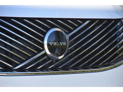 New 2026 Volvo XC90 B6 Plus w/ Protection Package Premier image 10