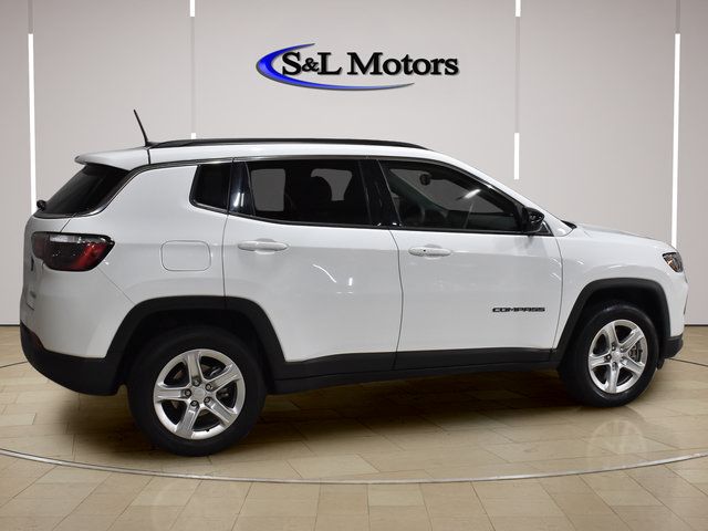 Certified 2024 Jeep Compass Latitude AWD/4WD image 8