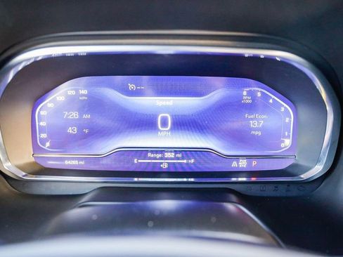 Used 2024 Chevrolet Suburban Premier image 24