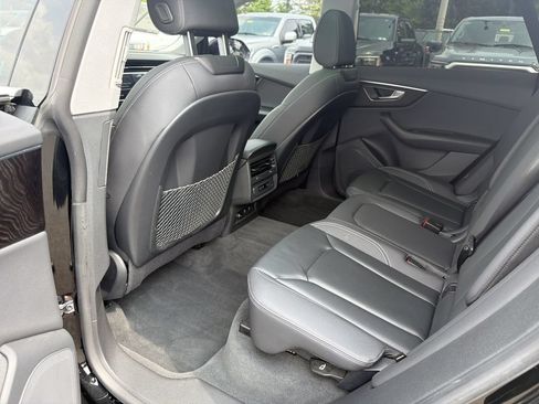 Used 2023 Audi Q8 Premium AWD/4WD image 13
