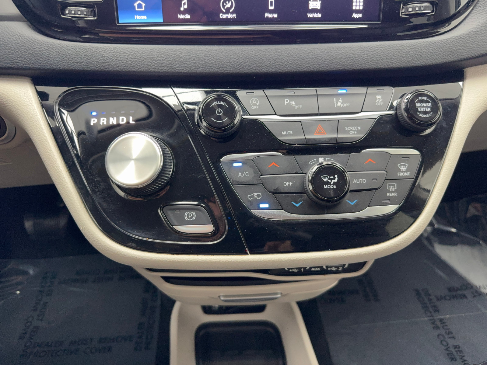 Used 2023 Chrysler Pacifica Touring-L FWD image 28