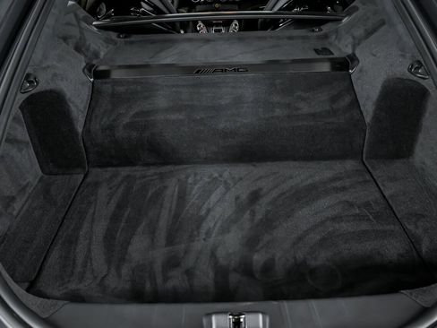 Used 2018 Mercedes-Benz AMG GT R image 16