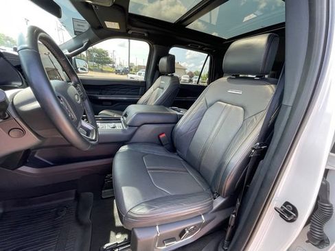 Used 2024 Ford Expedition Max Platinum AWD/4WD image 12