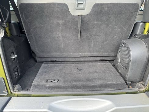 Used 2010 Jeep Wrangler Sahara AWD/4WD image 10