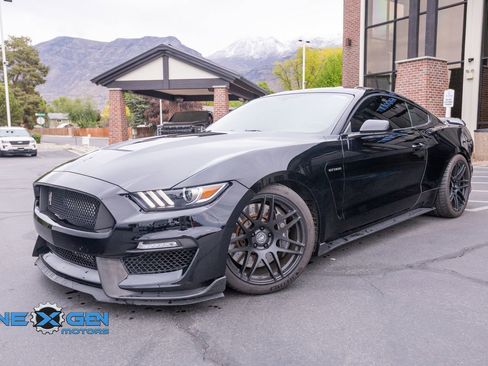 Used 2016 Ford Mustang Shelby GT350 w/ Track Package RWD image 3