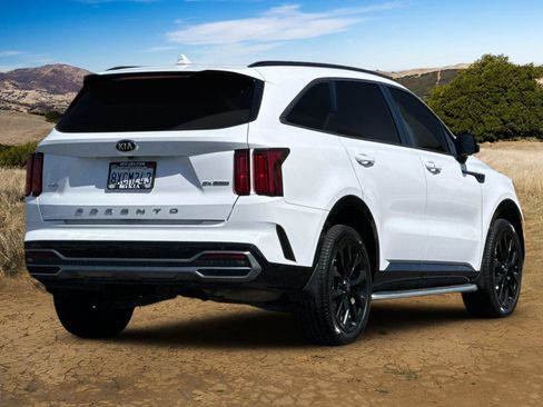 Used 2021 Kia Sorento SX image 4