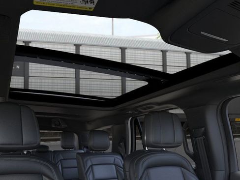 New 2026 Lincoln Navigator Reserve w/ Jet Appearance Package AWD/4WD image 22
