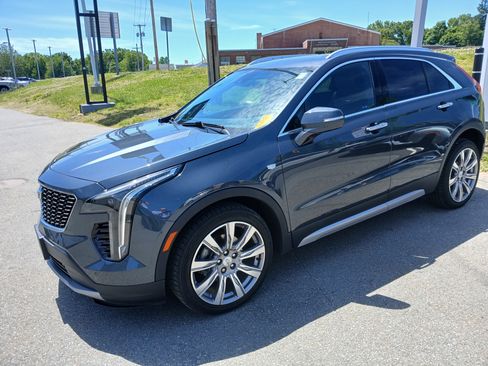 Used 2021 Cadillac XT4 Premium Luxury AWD/4WD image 3
