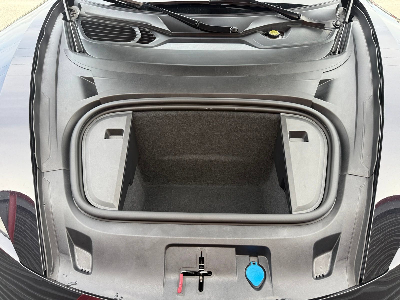 Used 2025 Porsche Taycan RWD image 29