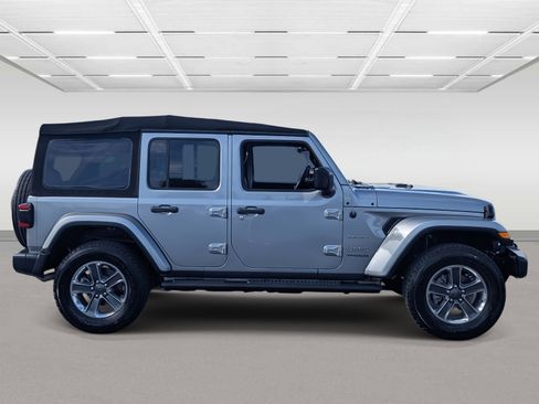 Used 2018 Jeep Wrangler Unlimited Sahara image 6