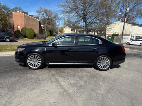 Used 2016 Lincoln MKS 4dr Sdn 3.7L AWD w/ Equipment Group 101A image 3
