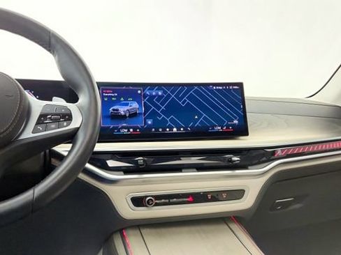 Used 2025 BMW X7 M60i AWD/4WD image 65