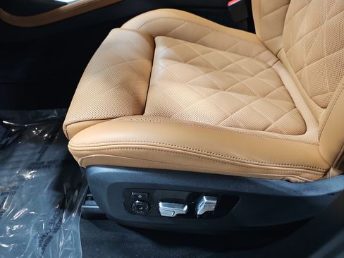 Used 2024 BMW X7 xDrive40i AWD/4WD image 29